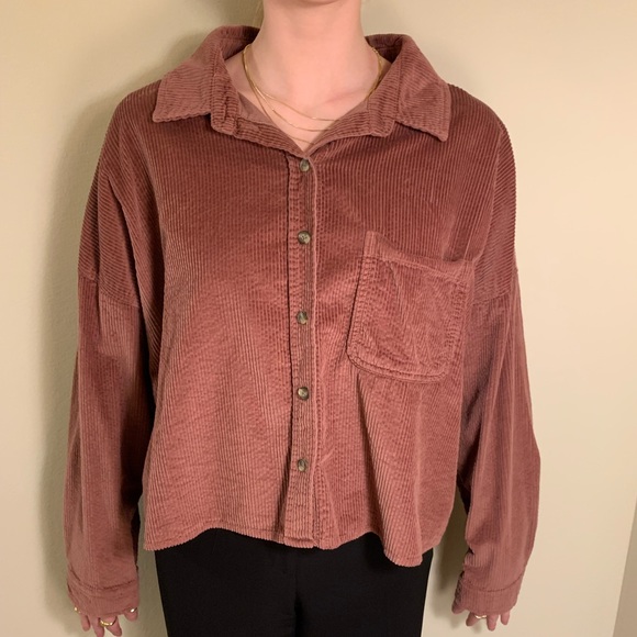 Semi-cropped American Eagle corduroy button down shirt - Picture 1 of 1
